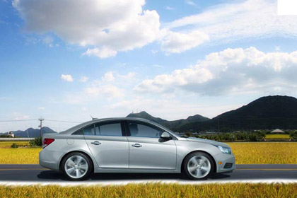 Chevrolet Cruze Dark Color Side View