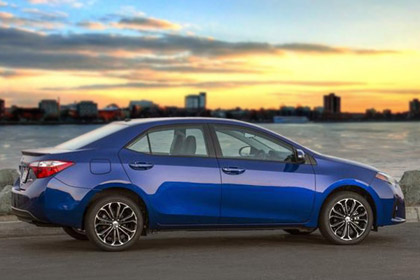 2014 Toyota Corolla GLI In Blue Color Side View